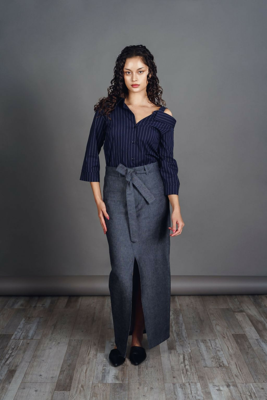 CAMISA PINSTRIPE ASIMÉTRICA