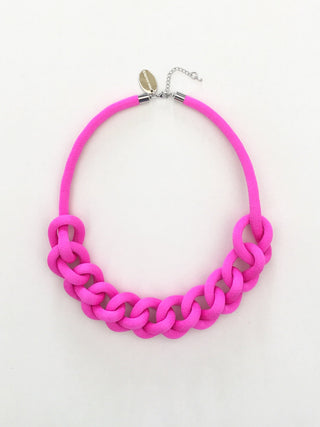 COLLAR CADENA fucsia chicle