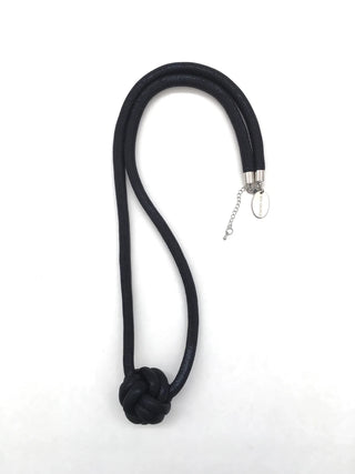 COLLAR BOLA negro brillo