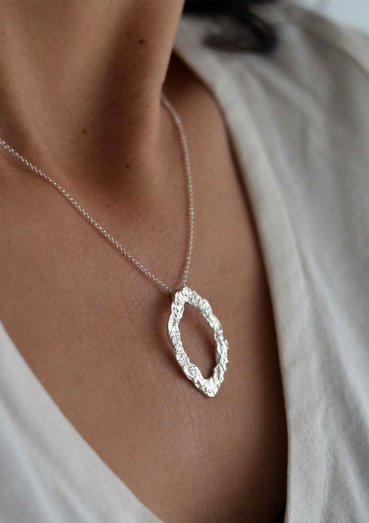 Collar vacío plata